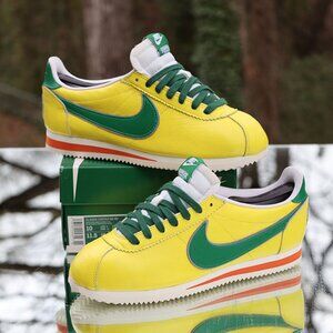 Nike Cortez Stranger Things Hawkins High School